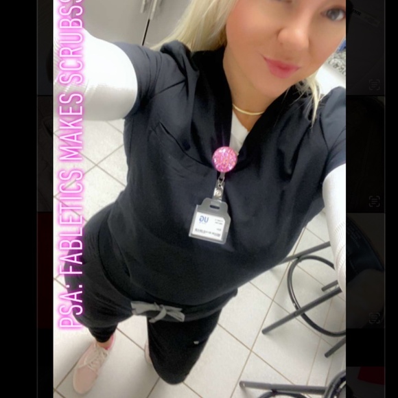 Fabletic’s scrub set X 3    🖤🩵🩷 - Picture 5 of 5